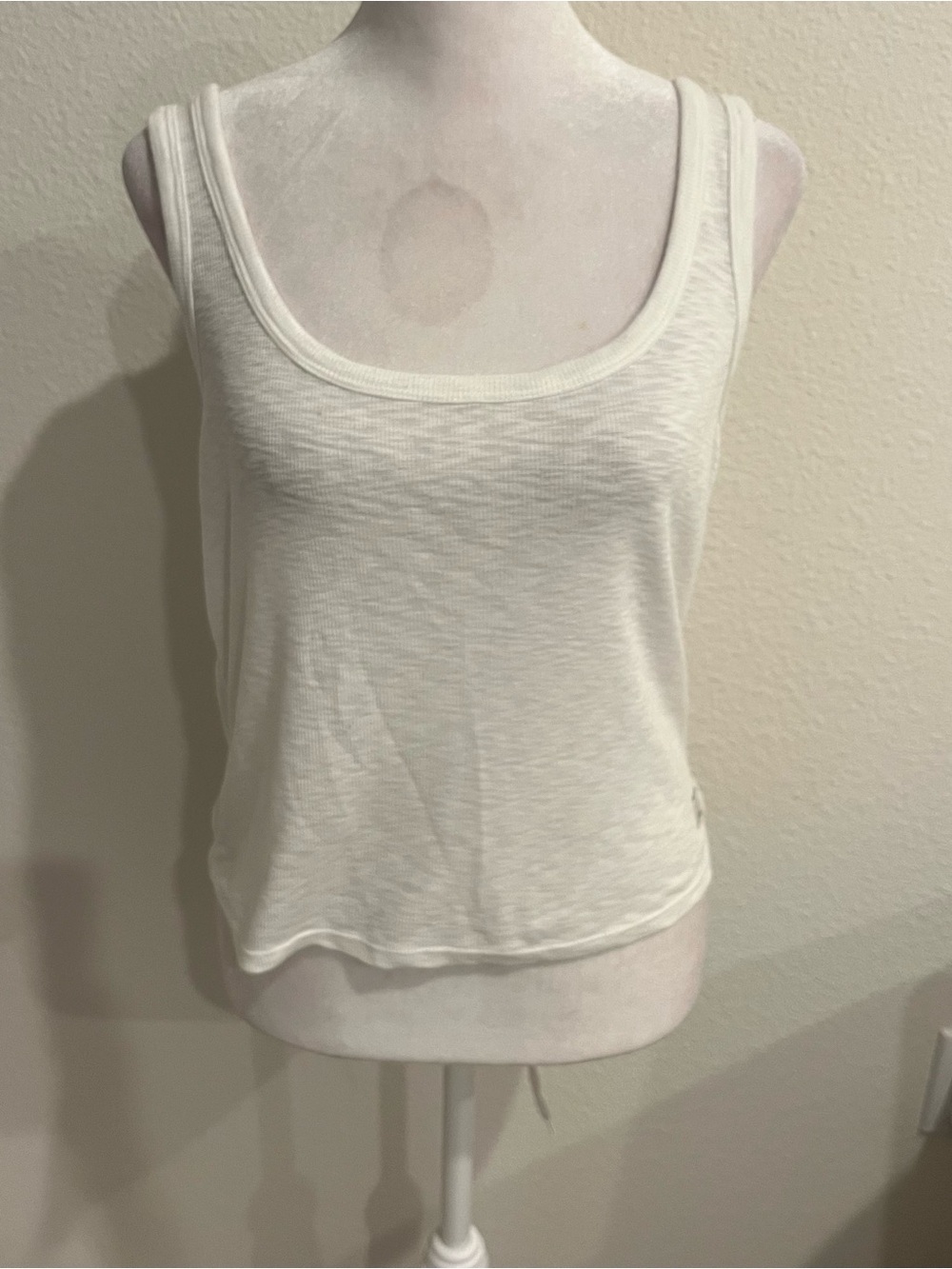 Vuori Women's Scoop Neck Tank Top